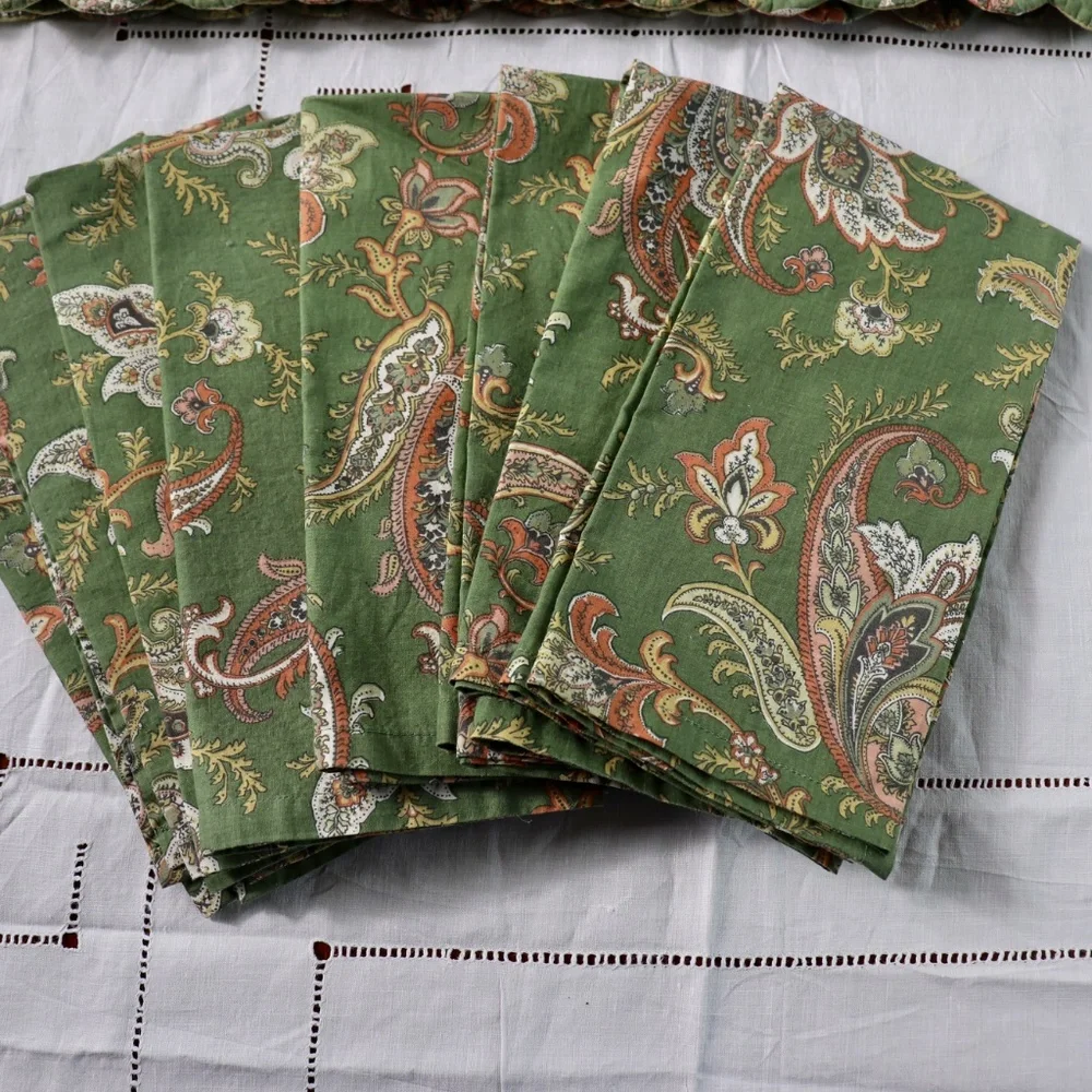 Williams Sonoma Green Paisley Set of 7 Placemats and Napkins